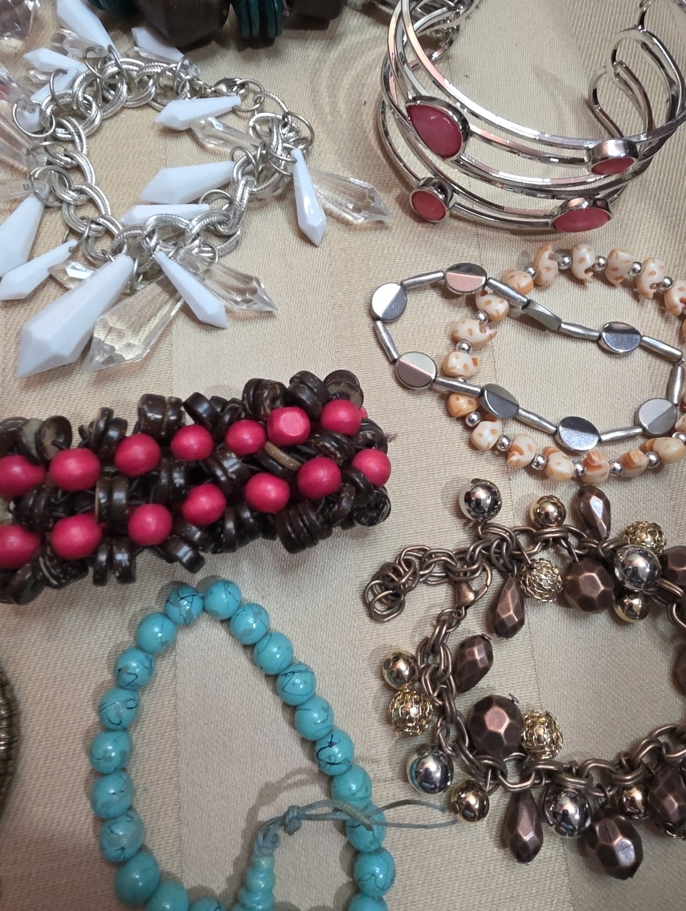 RESELLERS!!! LOT OF 27 BRACELETS KEEP OR RESELL - Picture 7 of 10